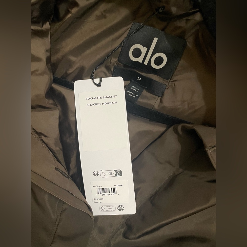 Alo Yoga NWT Socialite Shacket Button Down Pockets Expresso Size M SOLD OUT - Picture 7 of 9